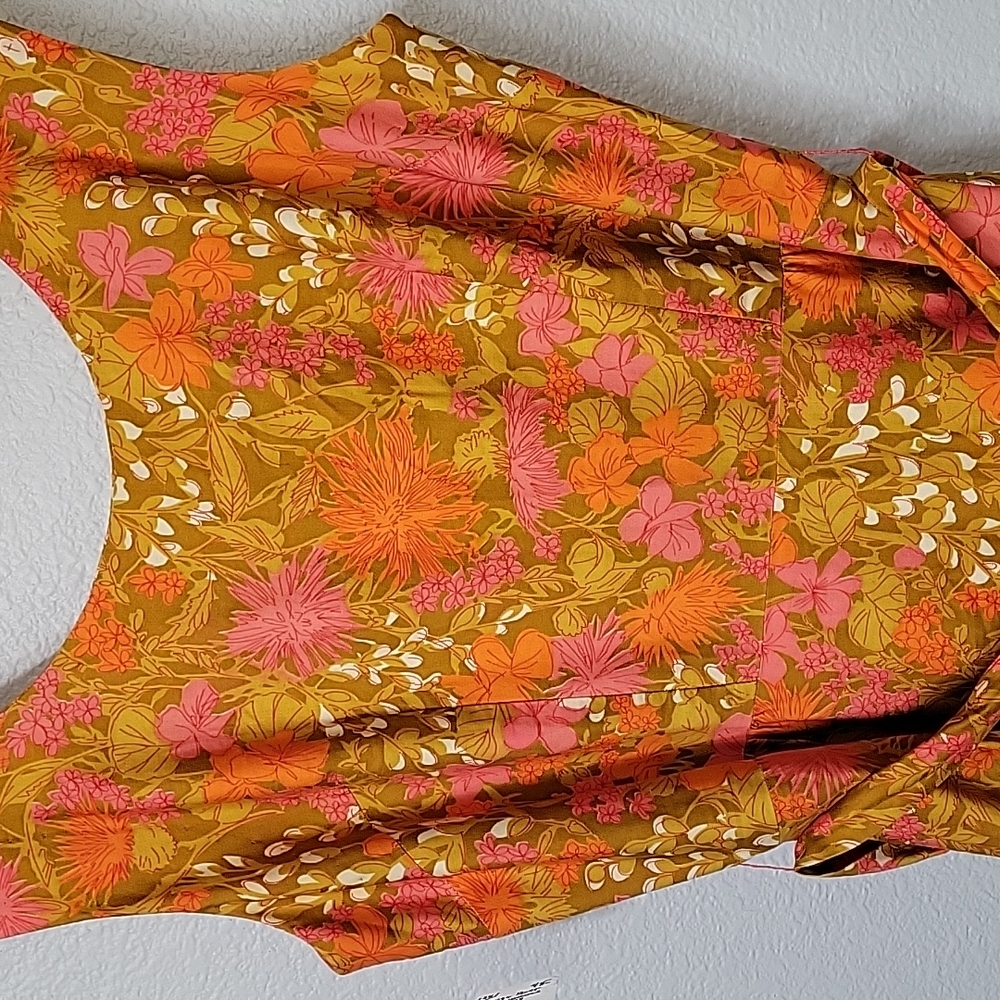 Vintage, orange floral dress, size medium - Picture 2 of 5